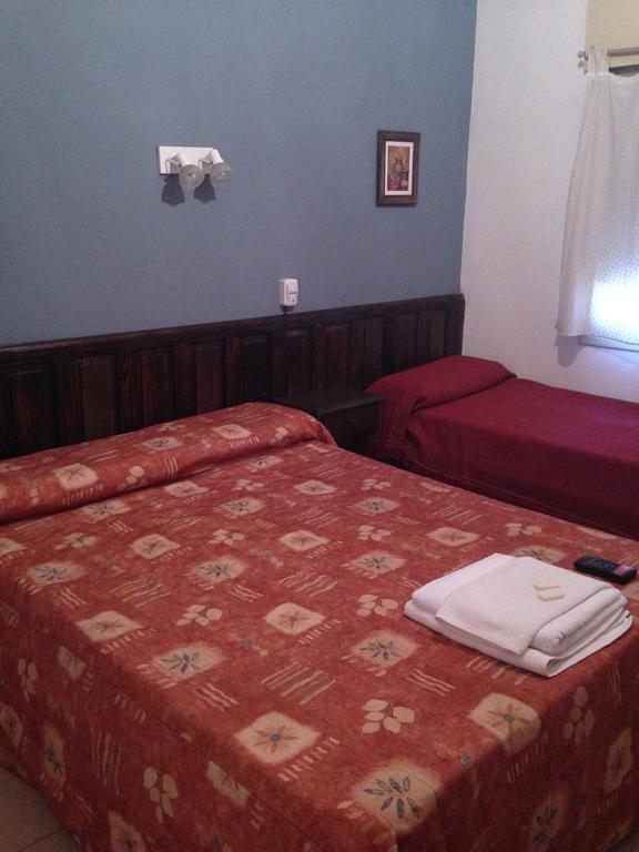 Hotel Gure Echea Villa Carlos Paz Habitación foto